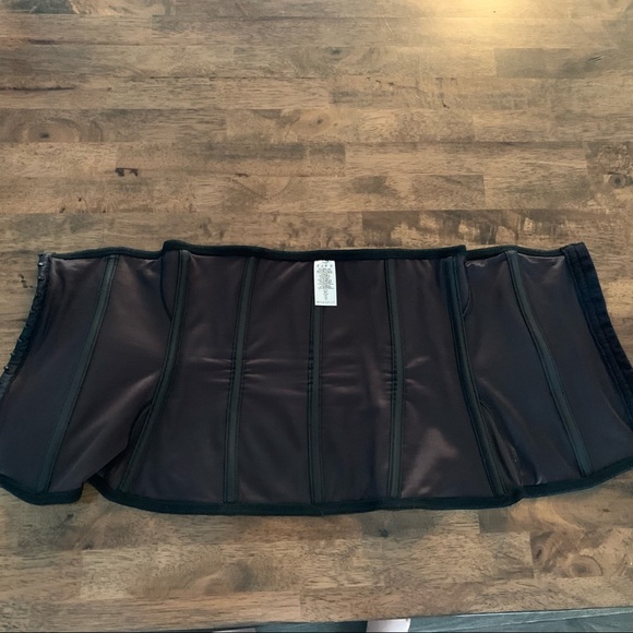 Black Waist Trainer - Hook and Eye Closure - Picture 5 of 5